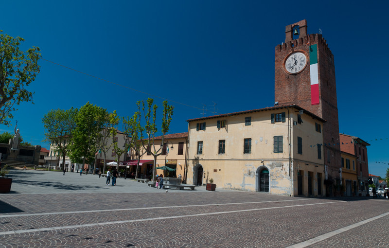 ''Deep Blue'' - Cascina