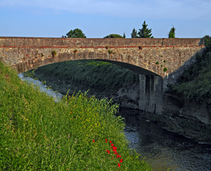 Il ponte sull’Ombrone a Caserana