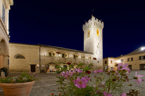 In Piazza del Comune di Montelupone