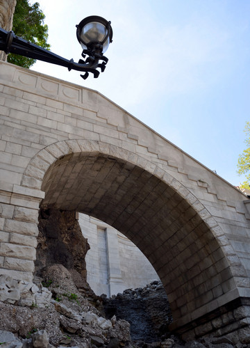 70305-576x800 70305-576x800