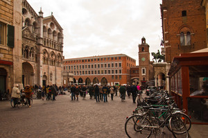 Piazza della Cattedrale dopo la messa