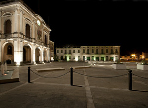 Il piazzale del municipio
