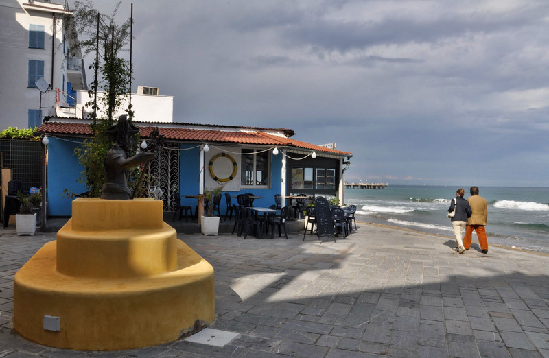 ''è ritornata la statua di Totò'' - Alassio