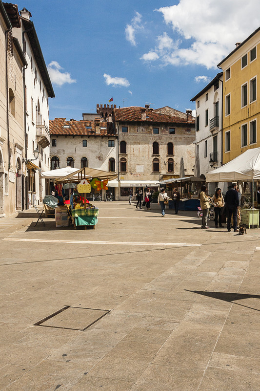 ''Bancherelle in Piazza'' - Bassano del Grappa