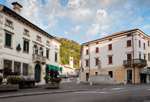 Piazza con la Fontana – Vittorio Veneto
