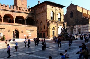 Pomeriggio in Piazza a Bologna