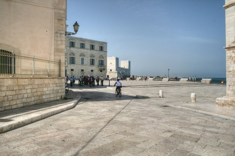 ''Piazza duomo (senza Duomo)'' - Trani
