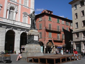 Pisa: piazza Garibaldi