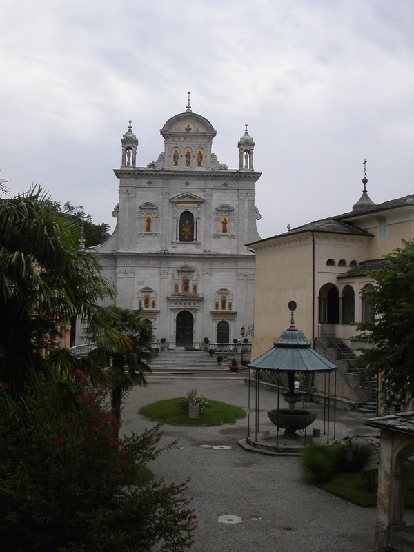 ''Varallo Sesia, piazza del santuario del Sacro Monte'' - Varallo