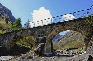 Il ponte di San Bartolomeo in Val Venina