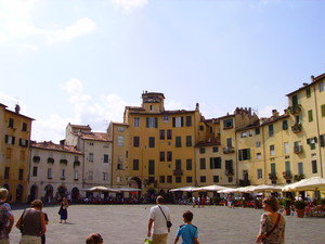Piazza anfiteatro