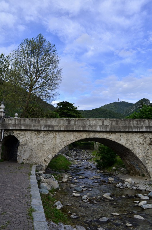 ''verso la fonte'' - Canzo