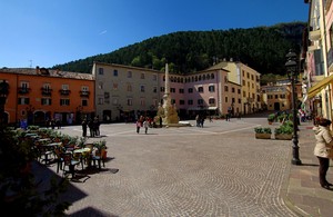 Obelisco in piazza