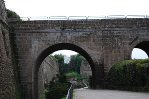 Ponte e arcate dell’acquedotto settecentesco di Nepi