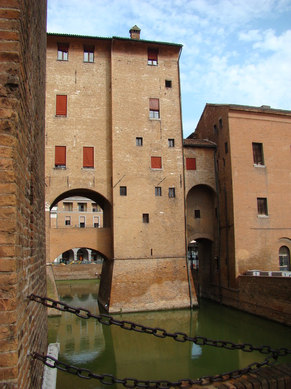 ''La fortezza i suoi ponti'' - Ferrara