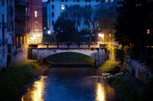 scorre acqua sotto il ponte