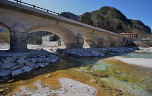 Ponte sul torrente Resia
