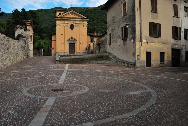''Piazza S.Francesco'' - Canzo