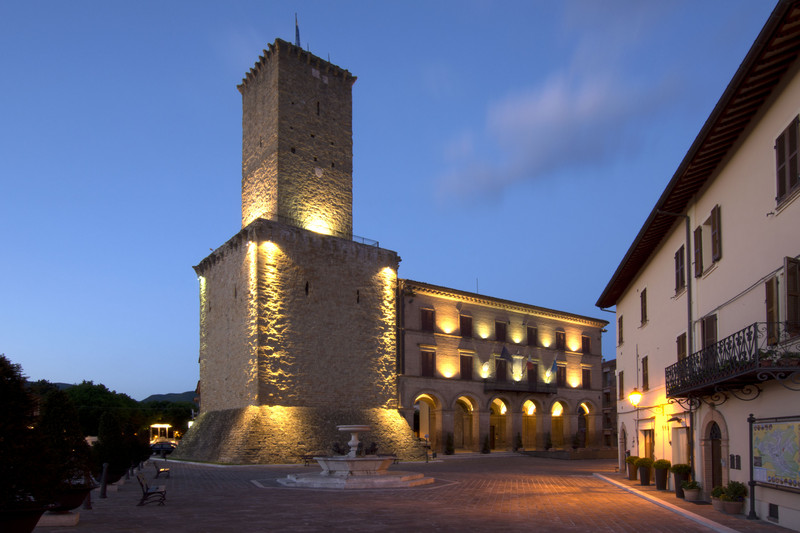 Castelraimondo – In Piazza della Repubblica a Castelraimondo