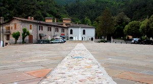 Piazza dedicata all’imprenditore del tartufo Carlo Urbani