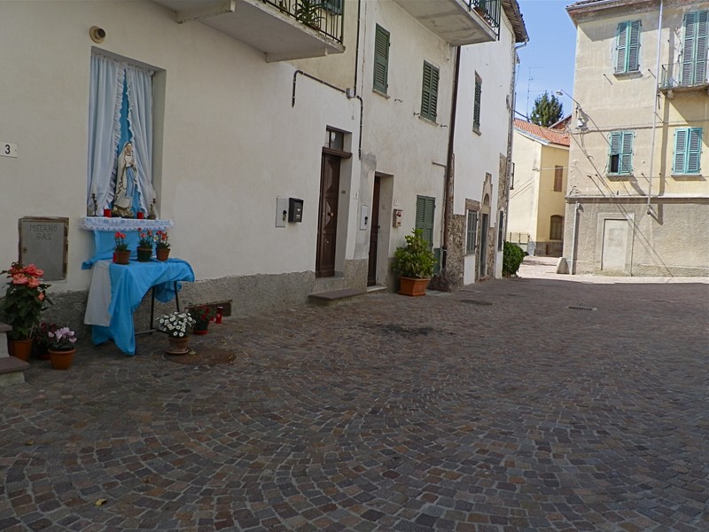 ''Piazza Picasso nel mese di Maggio'' - Spigno Monferrato