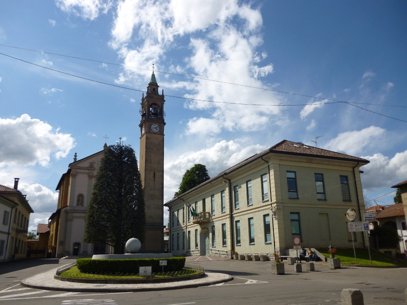 ''La Piazza di Fenegrò'' - Fenegrò
