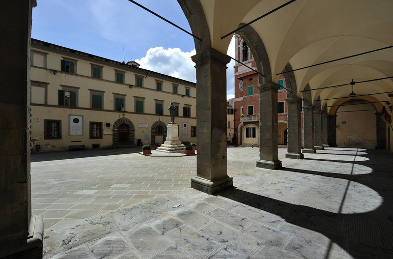 ''Architettando in Piazza Cavour'' - Foiano della Chiana