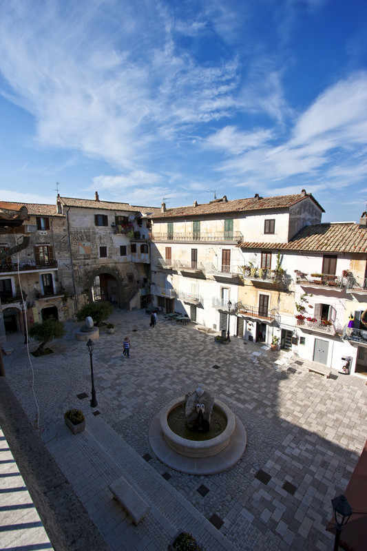 ''Guardando la piazza'' - San Felice Circeo