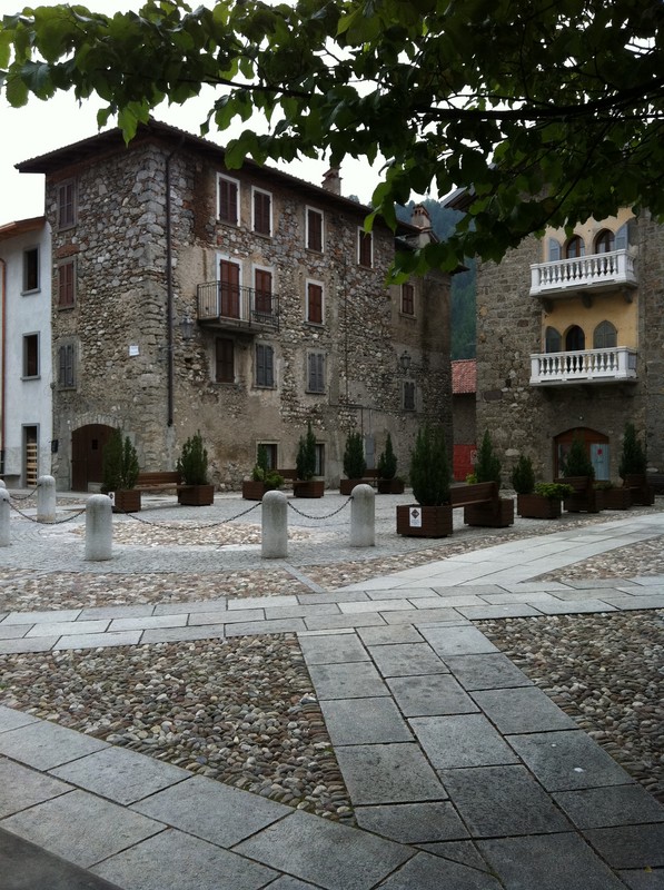 ''Piazza Olmo'' - Fino del Monte