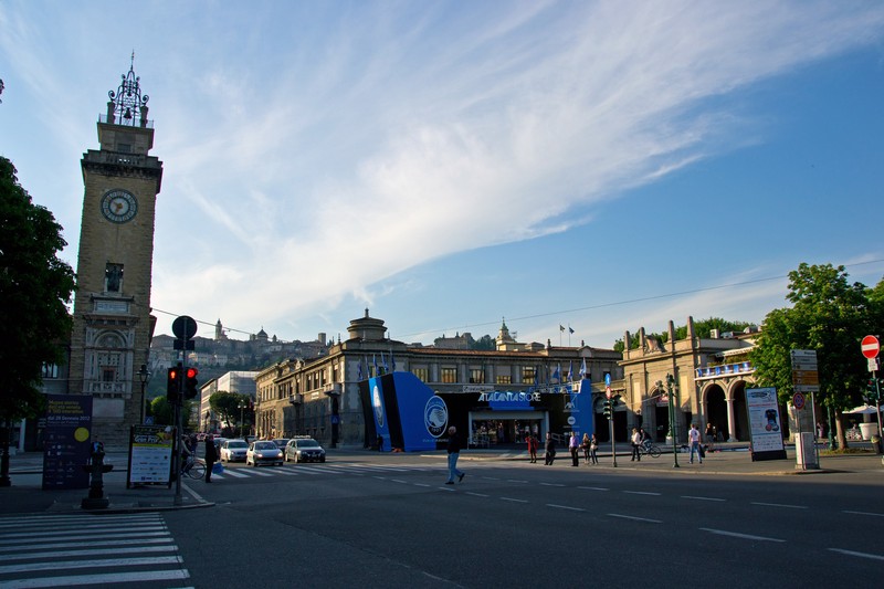 ''Piazza Vittorio Veneto con citta’ alta'' - Bergamo