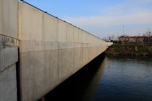 ponte sul canale cavour