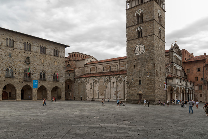 ''Niente mare è nuvolo oggi facciamo i turisti'' - Pistoia