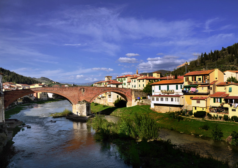 ''A di là del ponte, verso l’azzurro…'' - Pelago