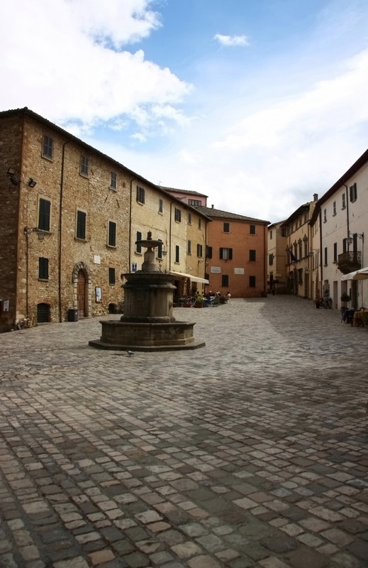 ''Piazza Dante Alighieri'' - San Leo