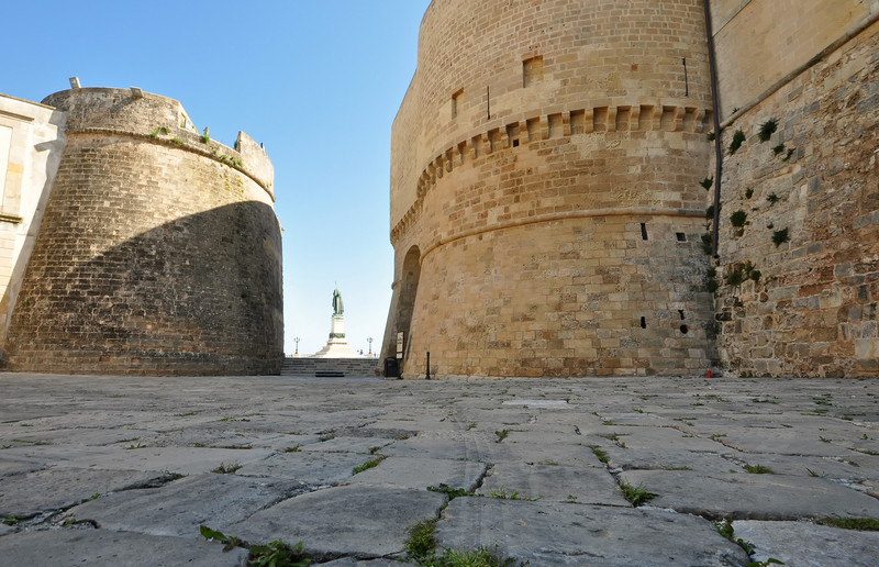 ''un po’ di erbetta in Largo Porta Alfonsina'' - Otranto