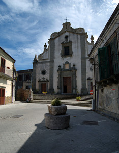 Una piccola piazzetta siciliana