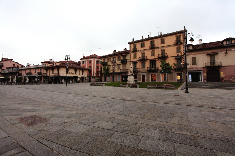 ''Piazza Liderico Vineis'' - Saluzzo