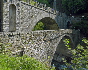 Due ponti in pietra