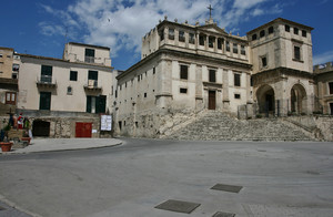 Sentori  di clausura a piazza Provenzani