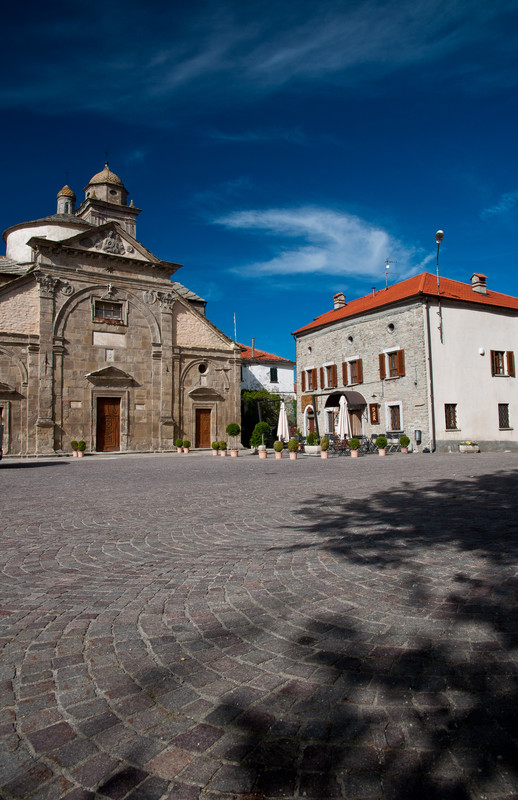 ''ombre in piazza'' - Roccaverano