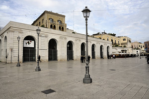 Bari – Piazza del Ferrarese