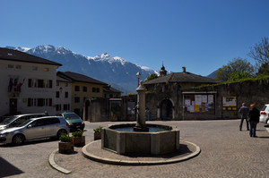 vecchia piazza, nuove auto