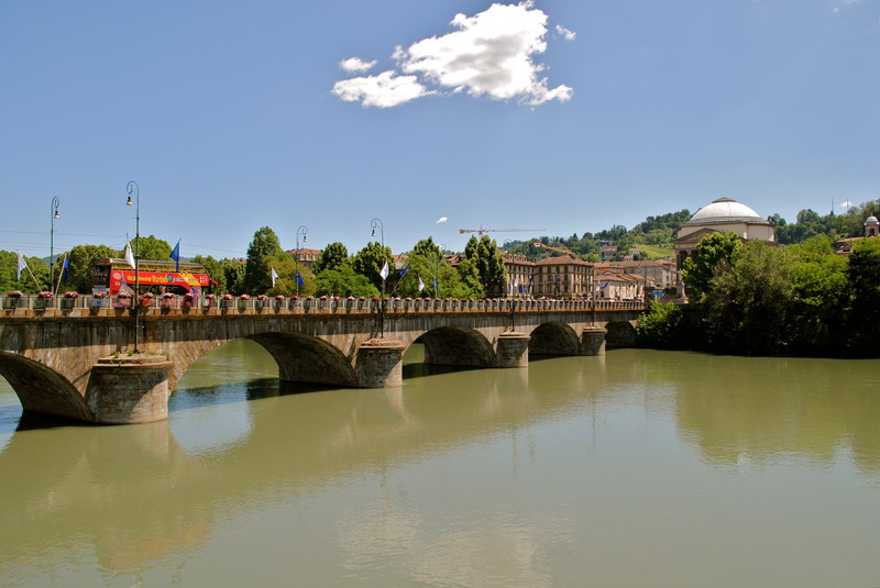 ''Nuvoletta sul fiume'' - Torino