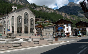 Una piazza della Valdidentro
