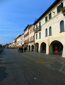 Chiacchere in piazza