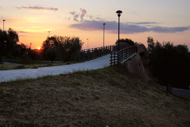 ''All’Alba sul Nuovo Ponte Pedonale di Macerata'' - Macerata