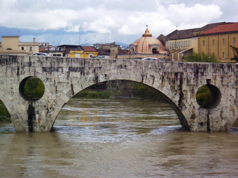 ''Un ponte che piange :('' - Capua