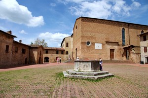 entrando a San Gimignano
