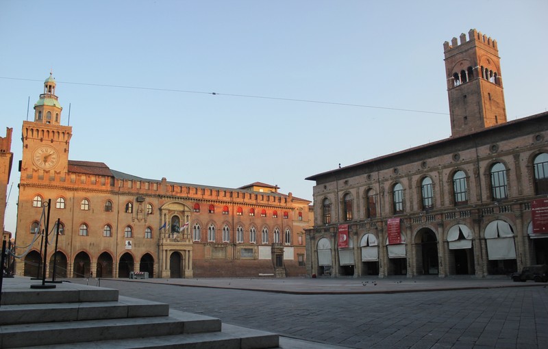 ''Una sosta in Piazza Maggiore'' - Bologna