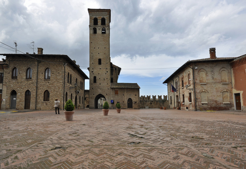''Redondesco Piazza Castello'' - Redondesco